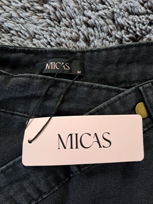 Spódnica z rozcięciem z jeansu Micas M 9