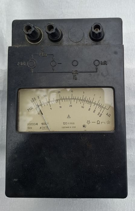 Induktor miernik izolacji  M4100/4 ZSRR  zabytek