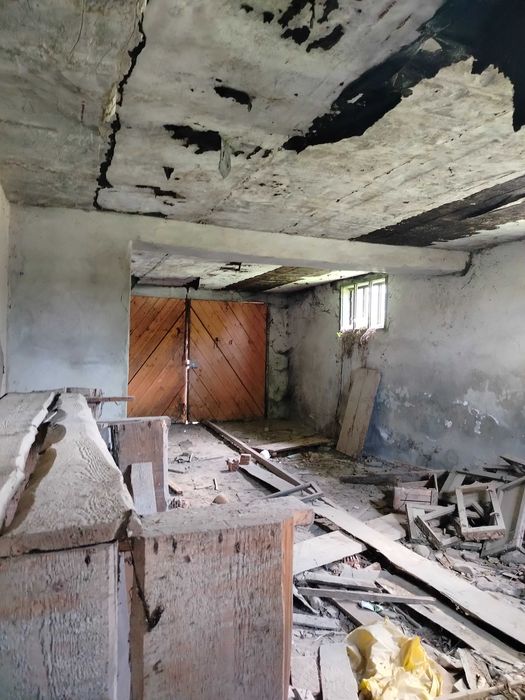 Продається недобудований будинок з великим підвальним гаражем на 3авто