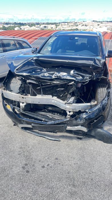 Mercedez benz GLC acidentado