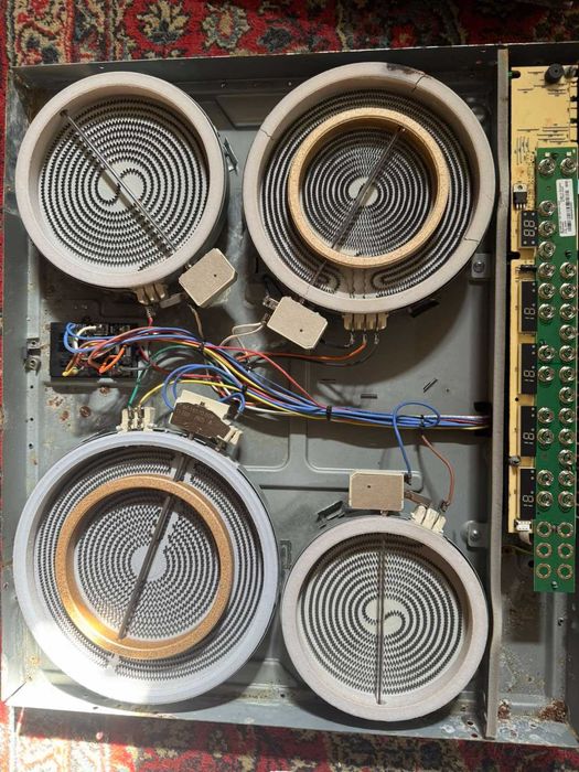 Варочна поверхня Hotpoint Ariston