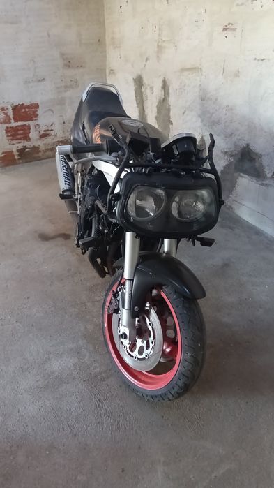 Suzuki GSXR 1100 156cv