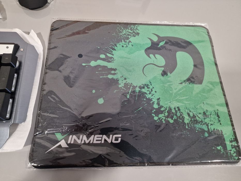 Teclado gaming , rato, e tapete nunca usados