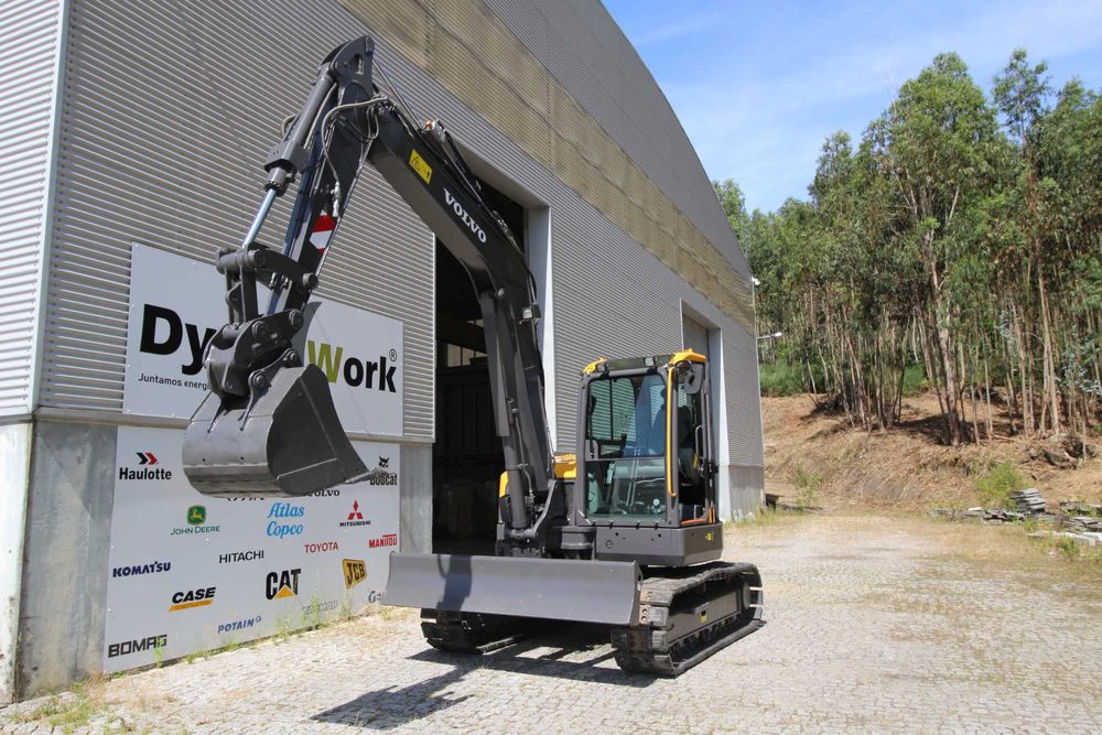 Mini Giratória escavadora de rastos Volvo ECR 88 como nova