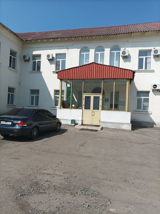 Оренда офісних 5,8 квм та  13 квм та склад приміщень Мрії 12