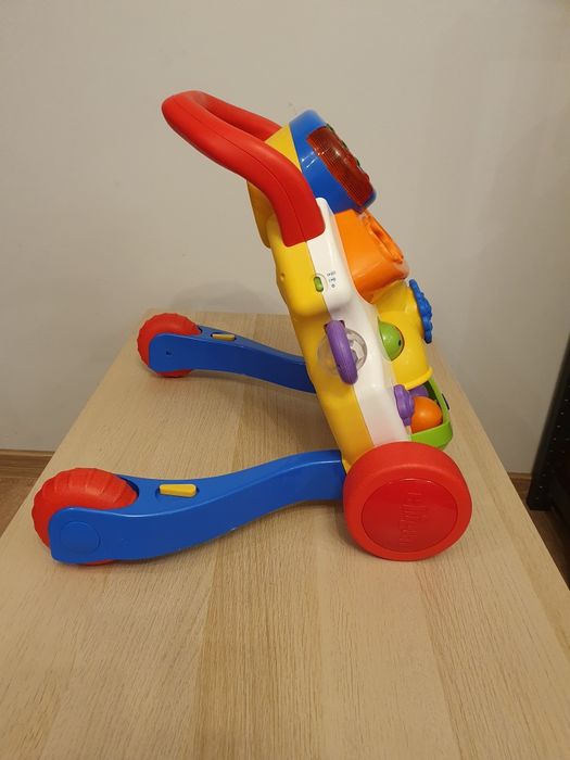 Pchacz grający Chicco