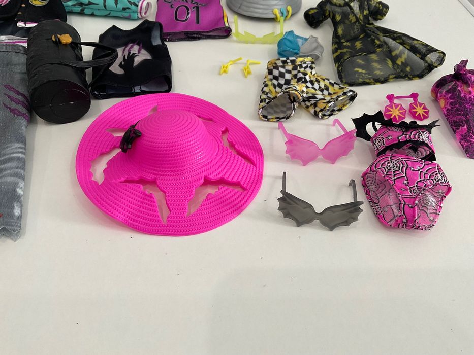 Монстер хай одяг для ляльок та аксесуари нові Длакулара, Твайла