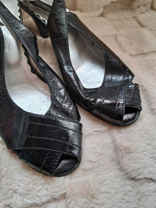 Nowe buty sandały na obcasie r. 36 czarne