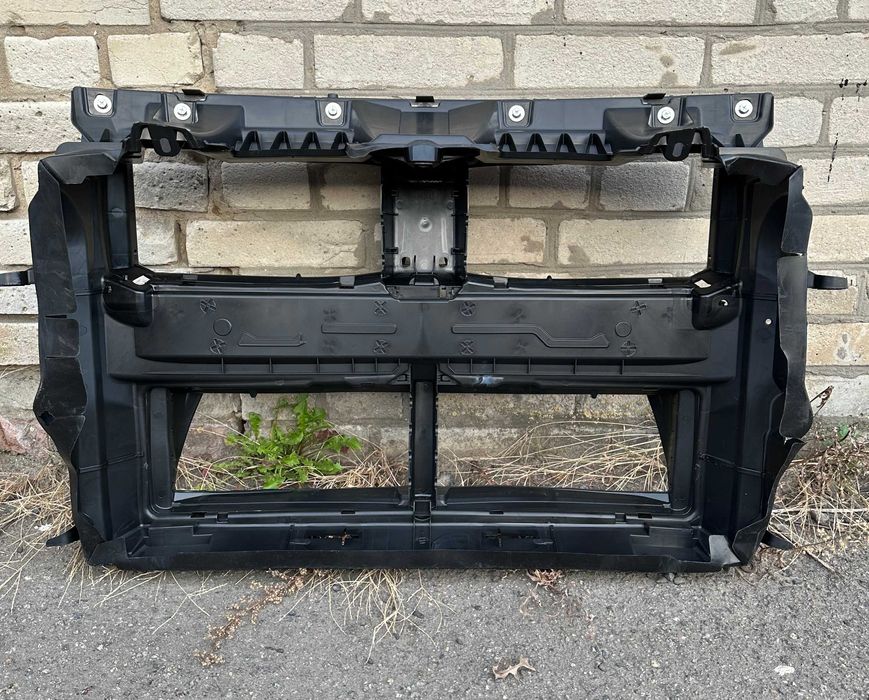 BMW X1 F48 воздуховод передняя панель жалюзи 51748493410 Рестайлинг