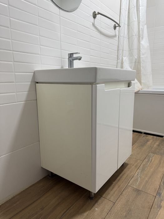 Тумба з раковиною можна з краном чи без