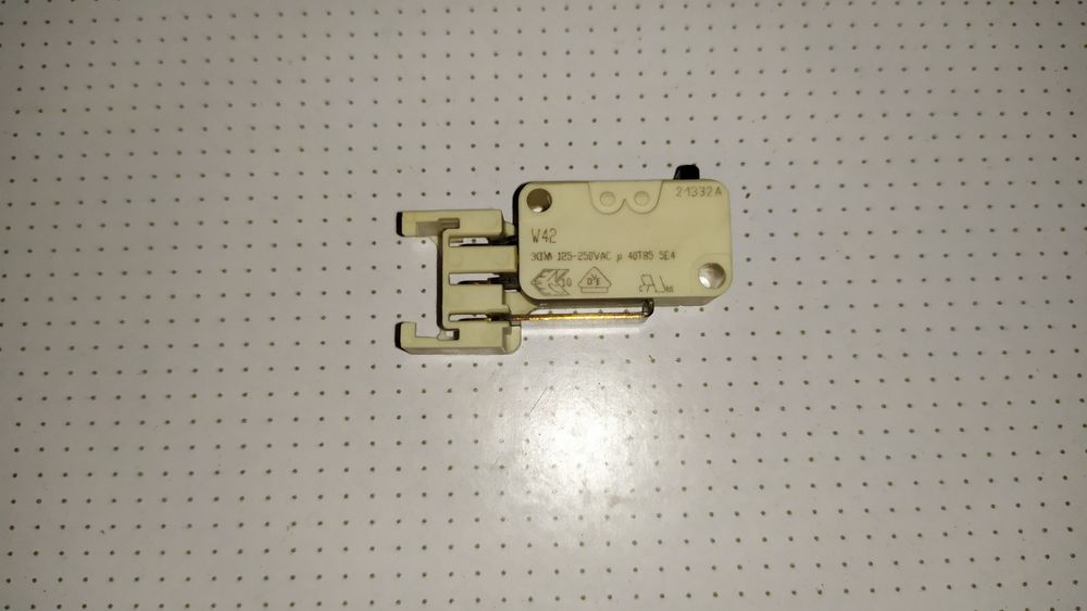 Микровыключатель посудомоечной машины Bosch Siemens