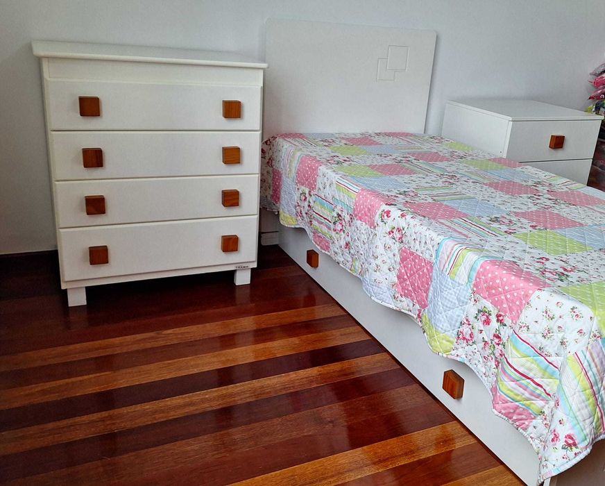 Quarto cama criança TRAMA (cama+colchão+mesa de cabeçeira+cómoda)