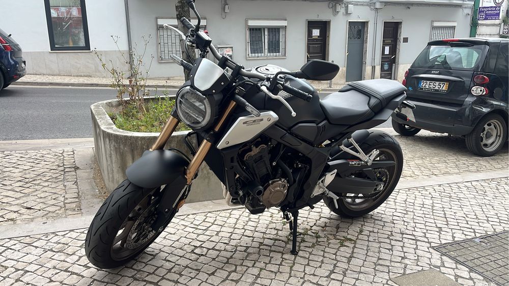 Honda CB 650 R como nova