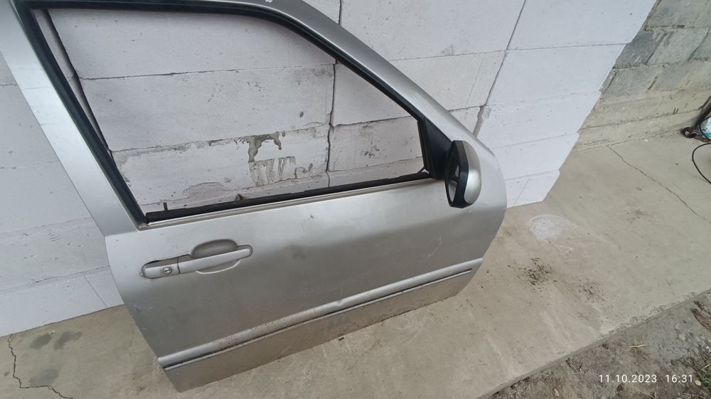 Продам дверки на Чері амулет