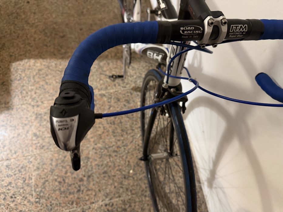 Bicicleta Estrada BH Alumínio + Carbono