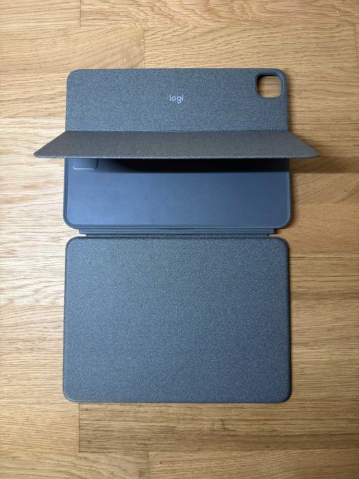 Logitech Combo Touch iPad Pro 11” – Teclado + Trackpad