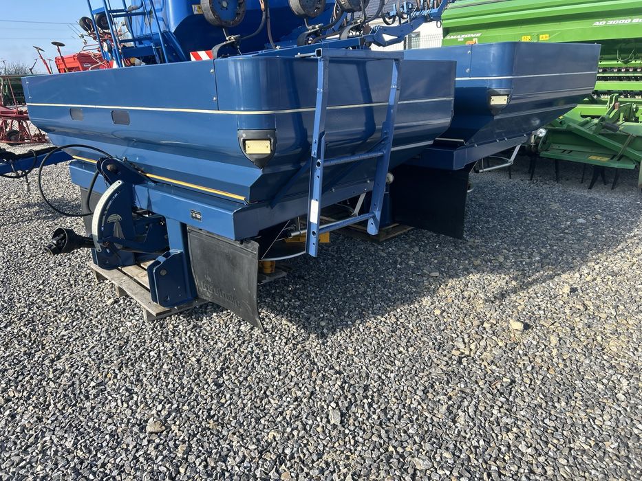 Rozsiewacz sulky , amazone za m , 1500l,