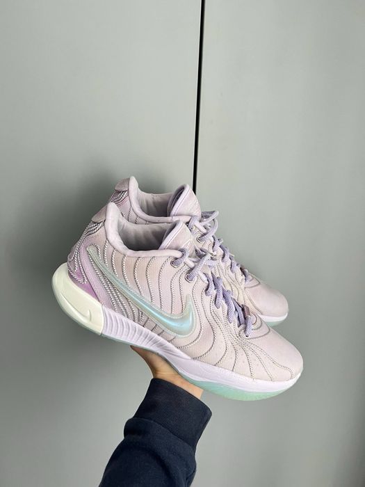 Кросівки Nike LeBron21