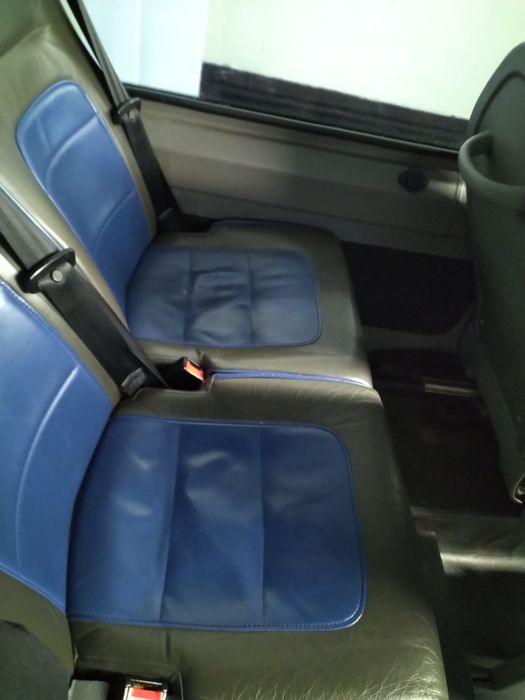 23 посадочних місця + водій