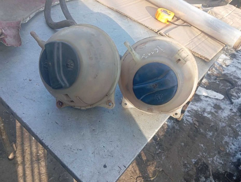 Бачок розширення гольф 2 , 3 джета 2 , Пассат б2, б3 б4 розширітельний