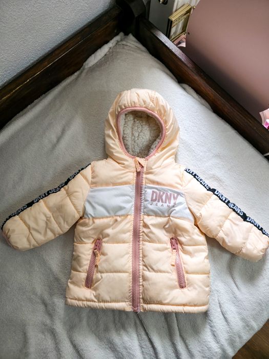 Puchowa Kurtka niemowlęca DKNY różowa zimowa kurteczka dla dziewczynki