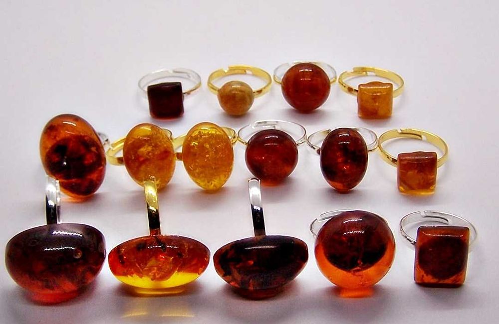 Sprzedam bursztyn pierścionki 15 sztuk