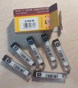 Бейджі горизонтальні.Кнопки в уп. по 36 шт. Стрижні до олівця 0,5 В