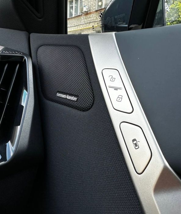 BMW ix40 на гарантії