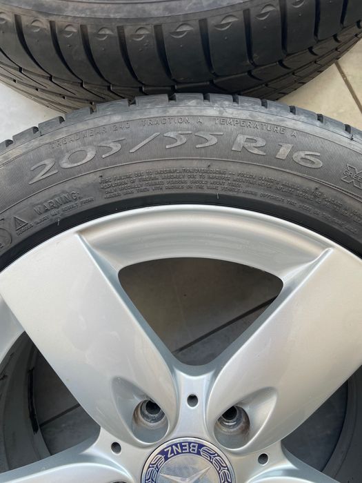 Jantes Mercedes com pneus novos