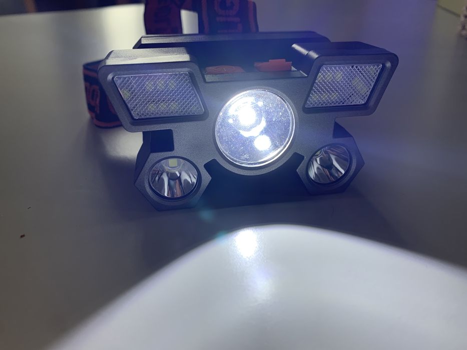 Lanterna 5 leds, 4 modos de luz.
