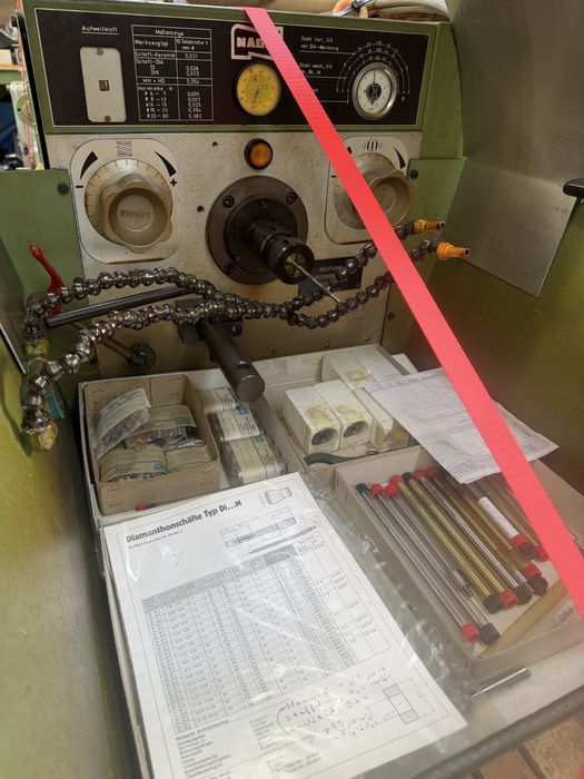 Maquina de brunimento (honing machine)