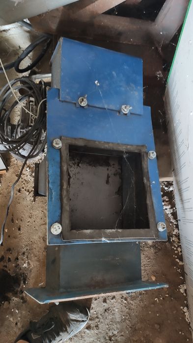 Podajnik tłokowy do pieca ekogroszek orzech pelet