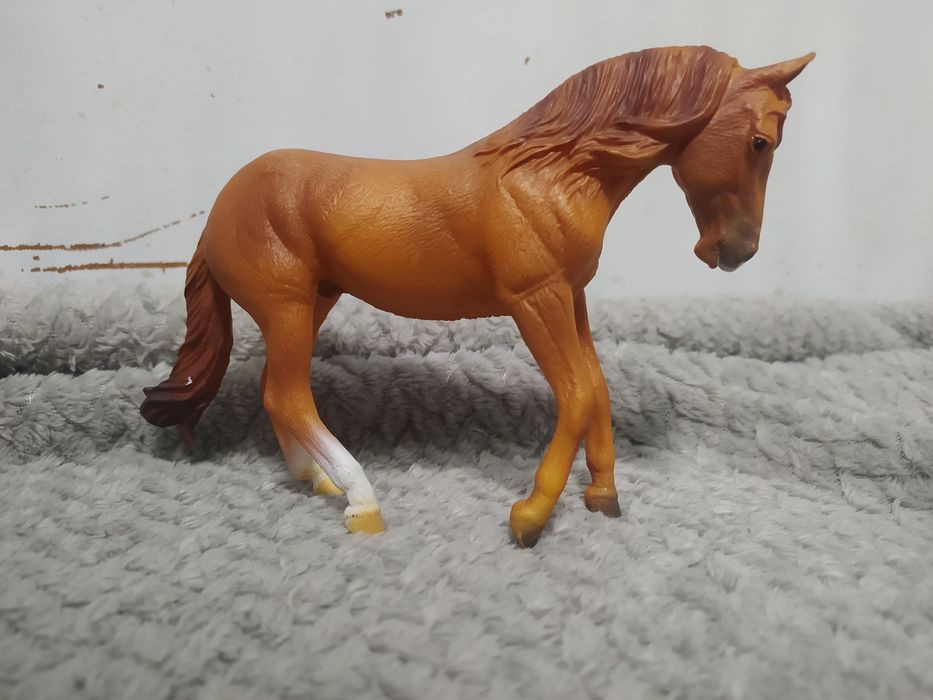 Figurka konia collecta