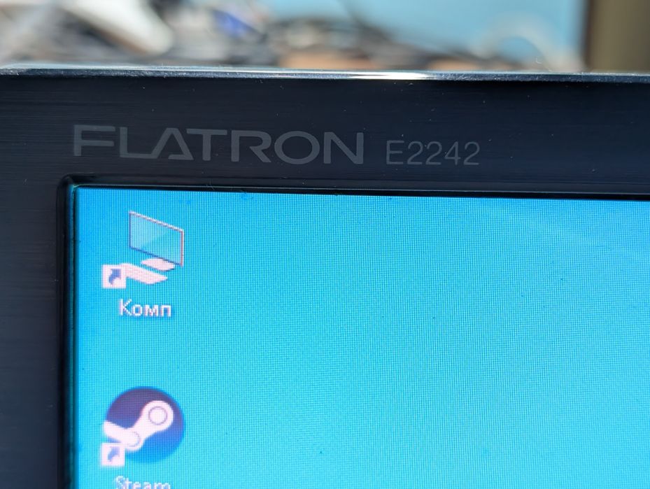 Монитор LG; 22 дюйма ; FullHD HD ; E2242