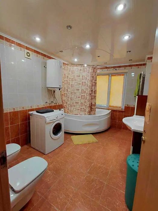 Продаж 1 кімнатної квартири на пр. О.Поля, низ.