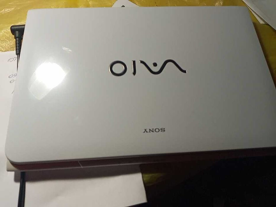 Нэтбук Sony SVE1112M1RW