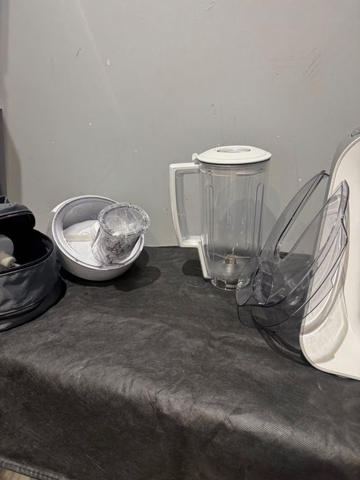 Продам кухонний комбайн стан нового