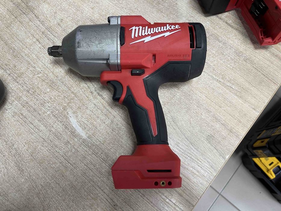 Milwaukee M18 BLHIWF12 /  Акумуляторний високомоментний гайковерт Мілвокі