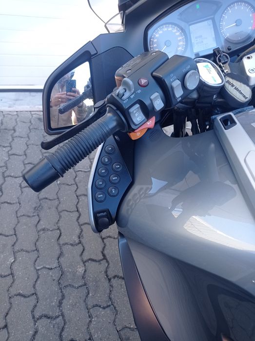 BMW.   R 1200 RT