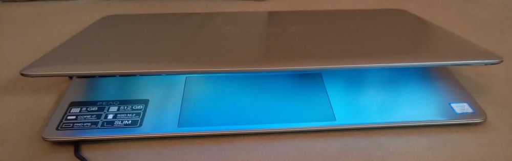 Notebook PEAQ C150 15,6" FHD/ i7-7560U/ SSD 256GB/ RAM 8 GB/ Iris 640