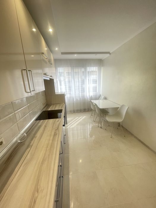Продаж ЖК Аквамарин пр. Берестейський 131-а 2 к кв. площа 81,2 м