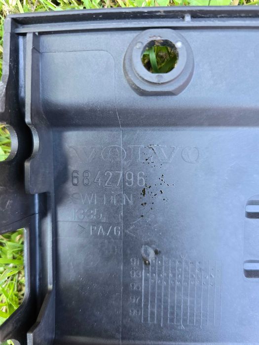 Osłona górna cewek silnika Volvo V70 S70 XC70 850 Nr 6842796