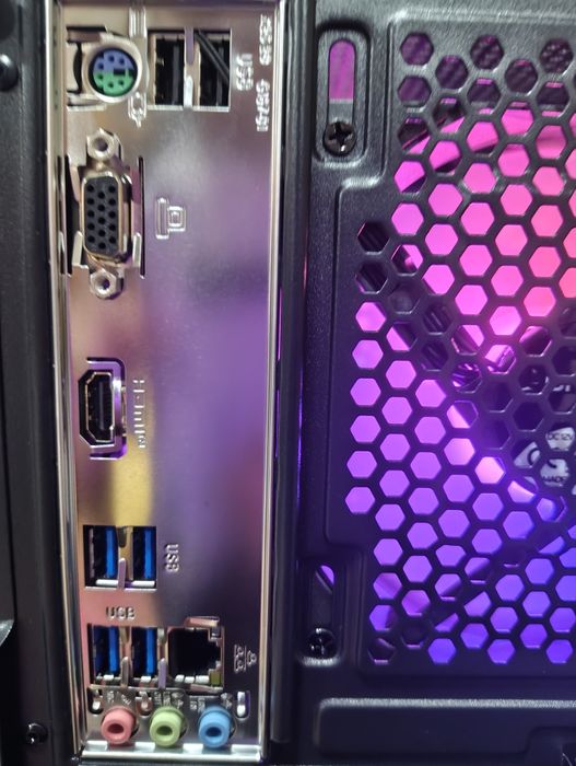 PC gaming/ R5 3600/ GTX 1660 super/ 16gb RAM