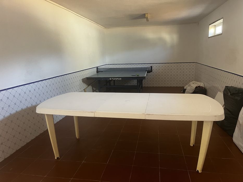 Mesa de jardim extensivél com 4 cadeiras reclináveis