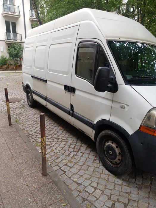 Samochód ciężarowy renault master