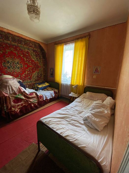 Житловий будинок для великоі родини