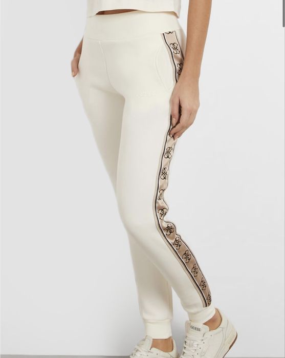 Костюм Guess. Стан — новий.