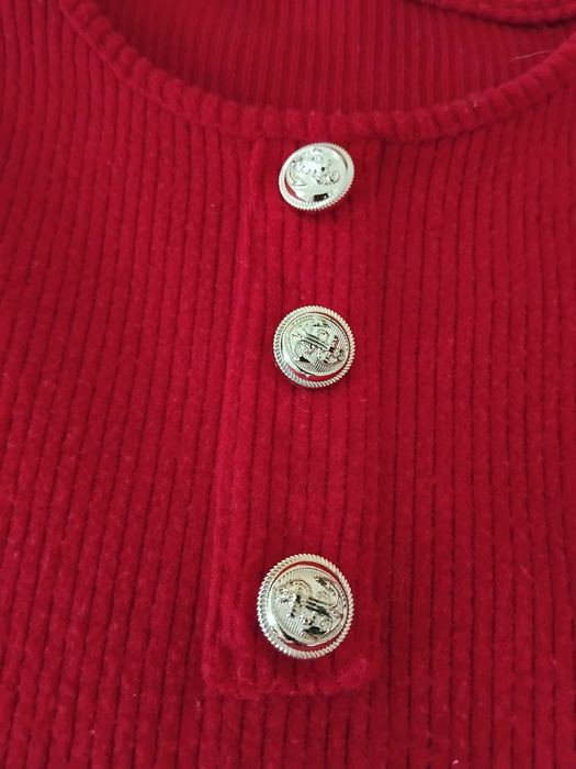 Vestido vermelho de menina lindo!