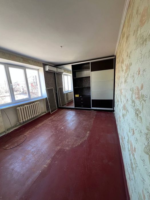 Продам 2-кімнатну квартиру біля ринку 

Продається 2-кімнатна кварт