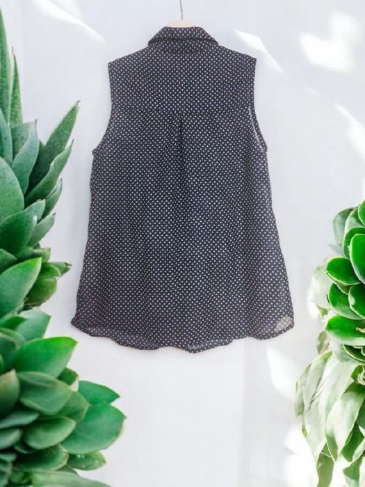 Granatowa bluzka bez rękawów w groszki kołnierzyk biurowa smart casual